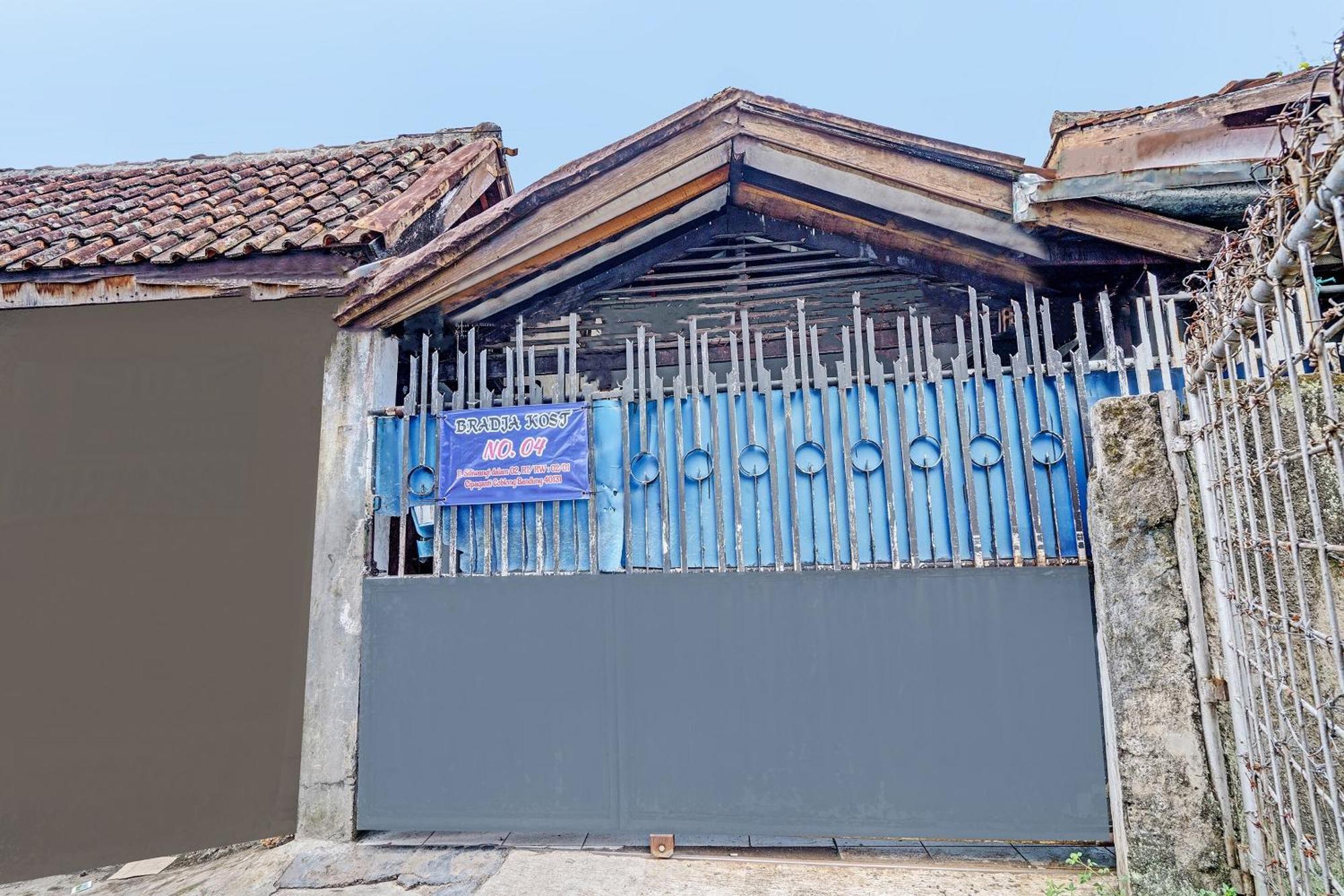 Hotel Oyo Life 92709 Kost Teras Cikapundung Syariah Bandung Exterior foto