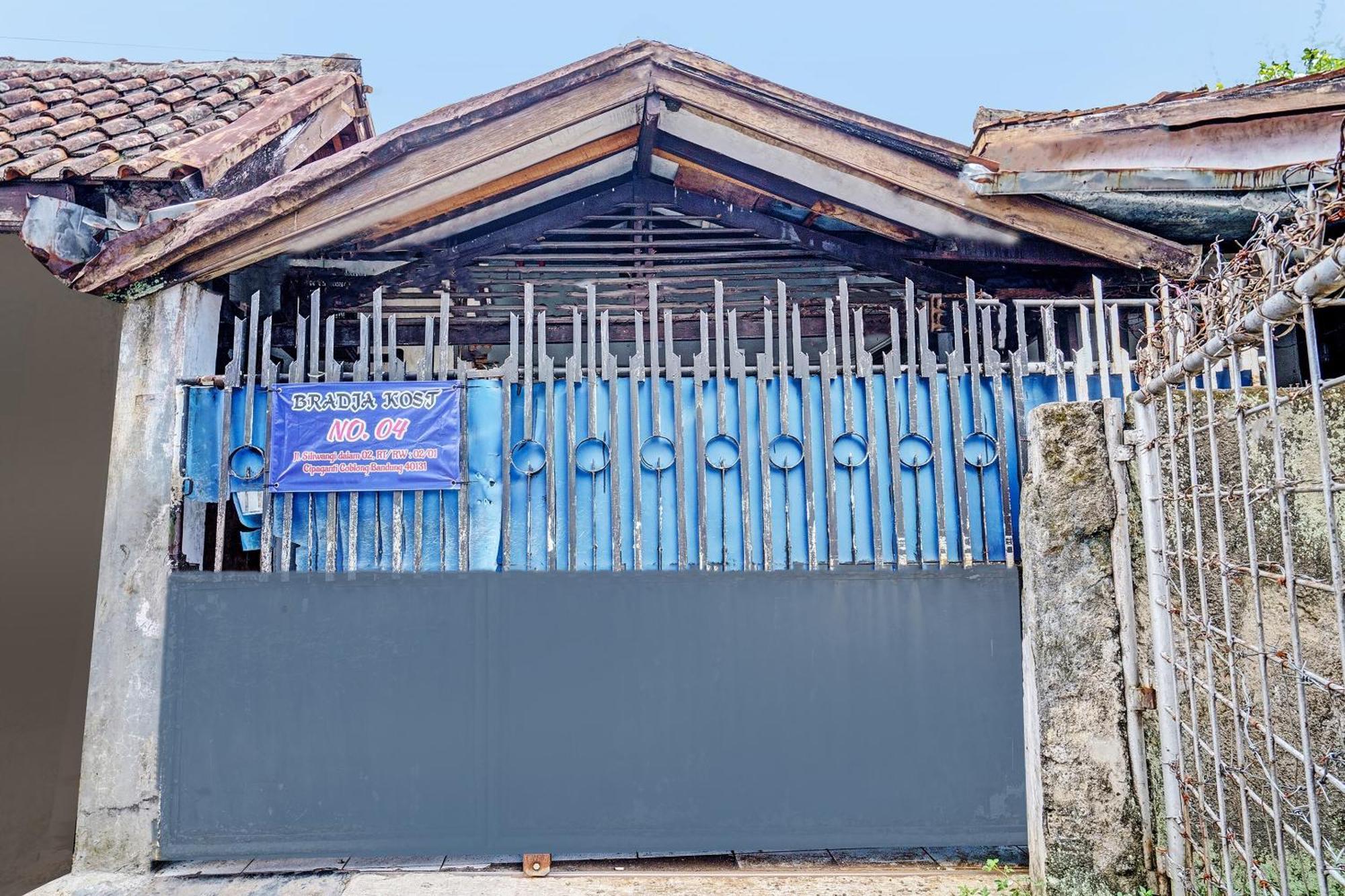 Hotel Oyo Life 92709 Kost Teras Cikapundung Syariah Bandung Exterior foto
